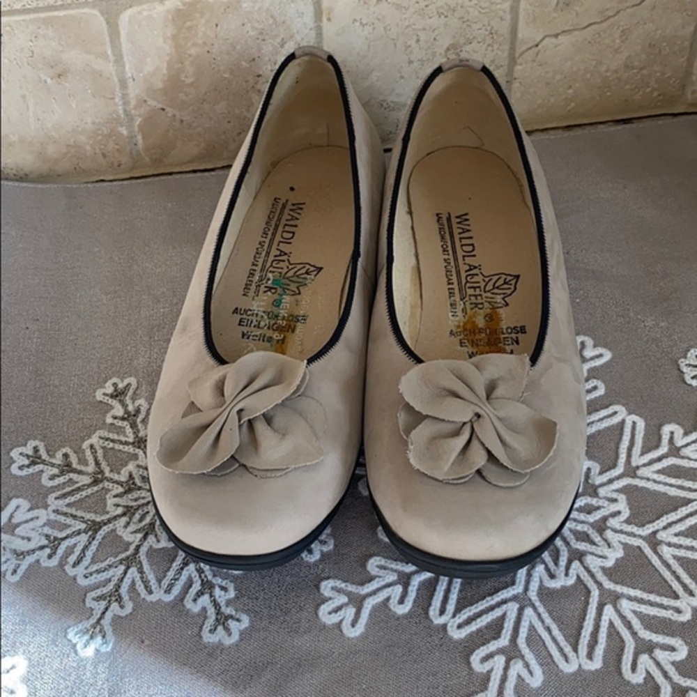 WALDLAUFER TAUPE LEATHER FLATS